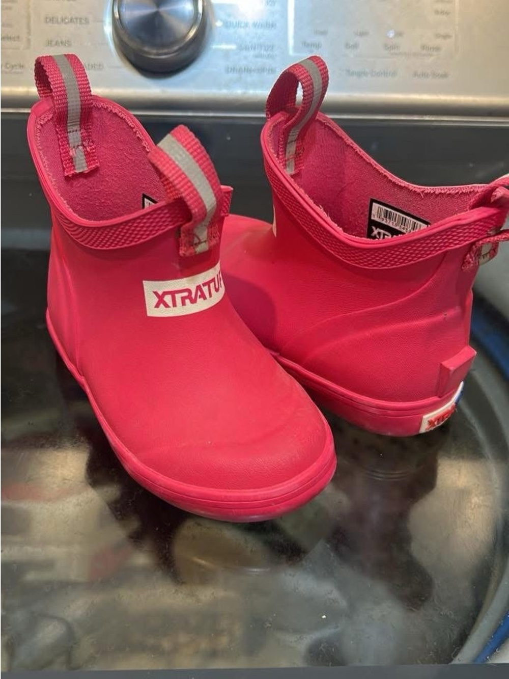 Xtratuf Kids Waterproof Hot Pink Pull-On Rain Boots